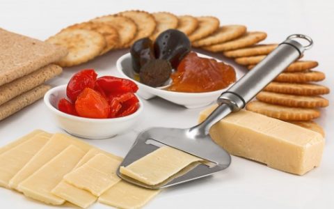 cheese_slicer_crackers_appetizers_dairy_product_protein_finger_food_snack_hors_d_oeuvre-903761.jpg!s